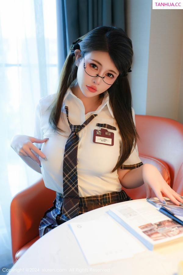 甜妮  [XiuRen]高清写真图 2024.07.04 No.8803 甜妮 丰腴美臀第16张图片